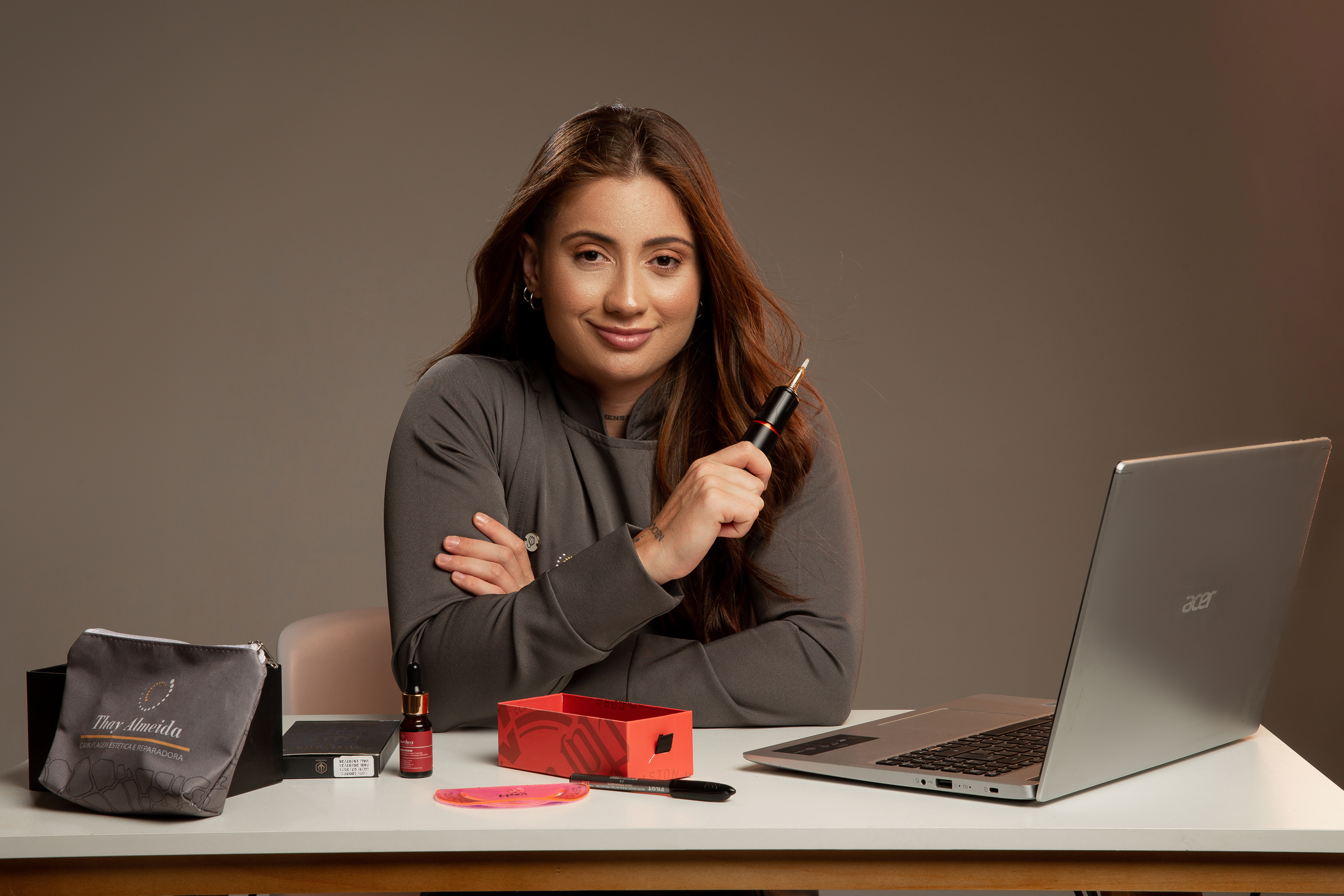 Thay Almeida no ambiente de trabalho